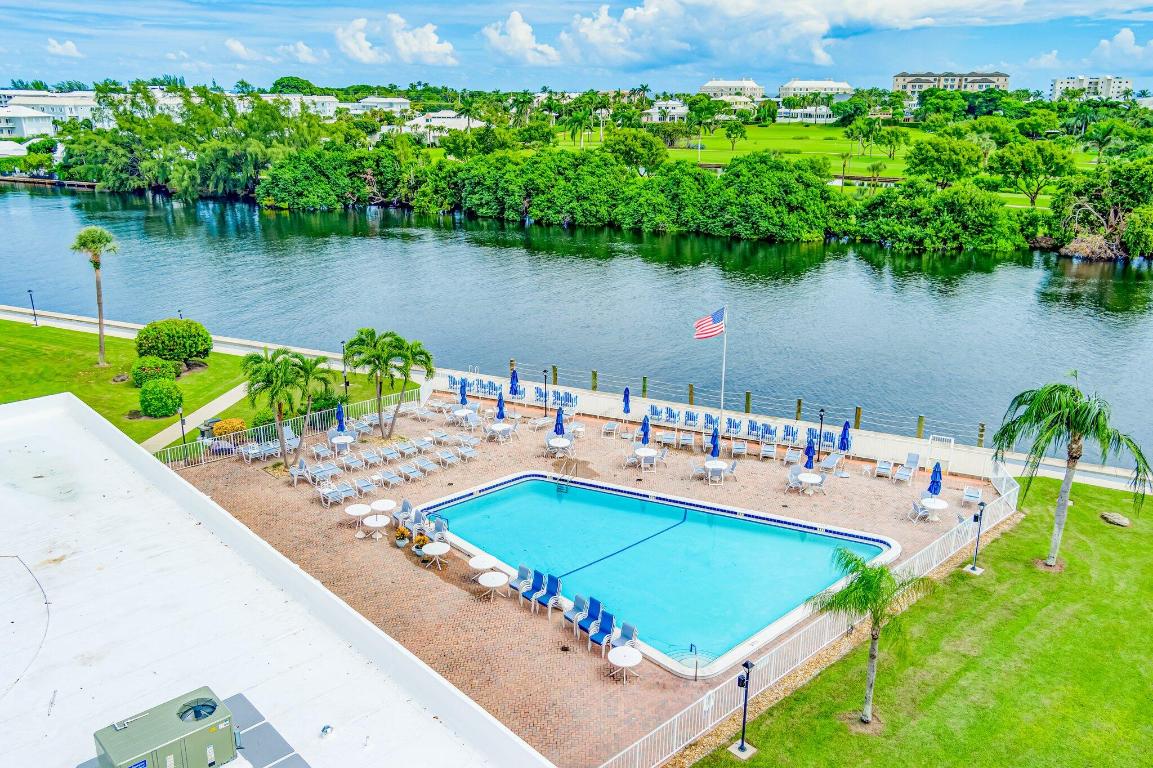 COLONIAL CLUB CONDO SEC 2 - Residential