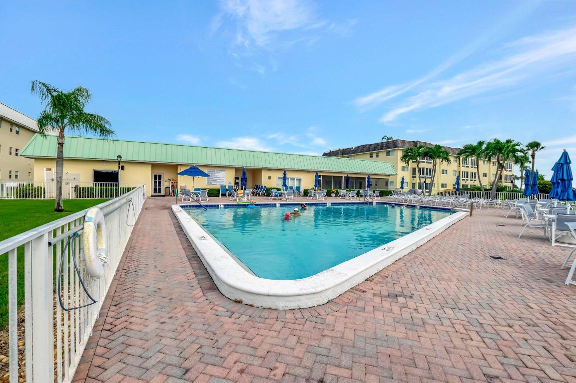 COLONIAL CLUB CONDO SEC 2 - Residential