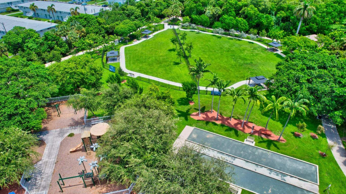 COLONIAL CLUB CONDO SEC 2 - Residential