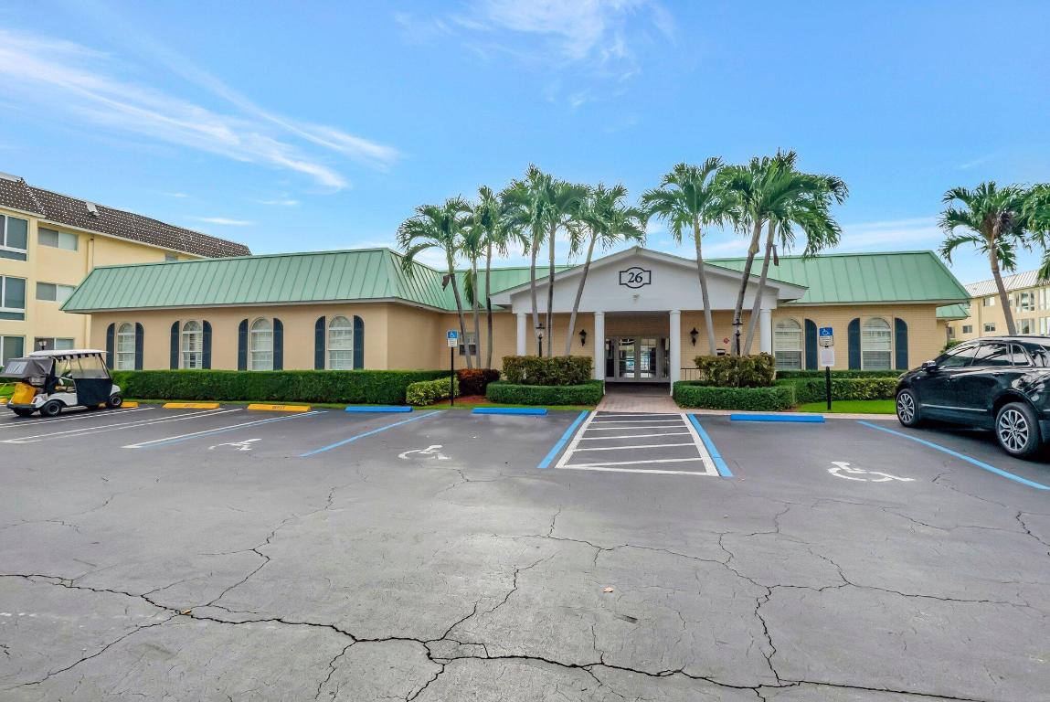 COLONIAL CLUB CONDO SEC 2 - Residential