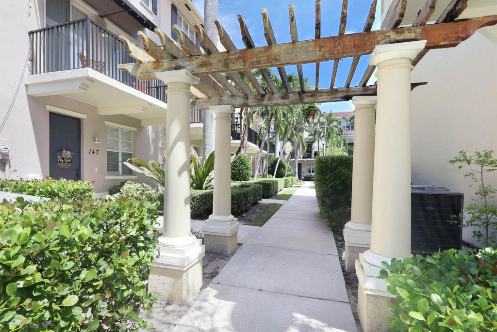 Photo of 143 Greenwich Circle, Jupiter, FL 33458 (MLS # R11127011)