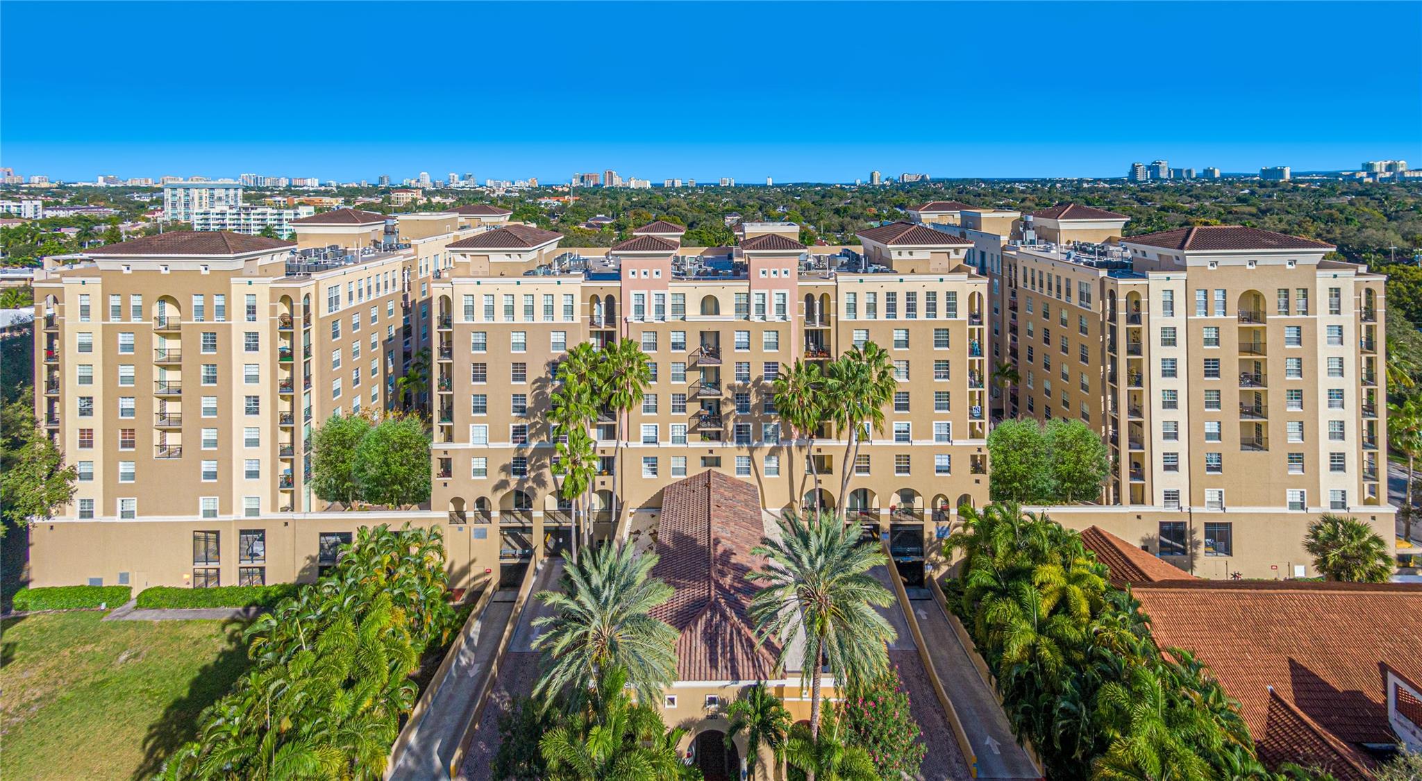 LAS OLAS BY THE RIVER - Residential