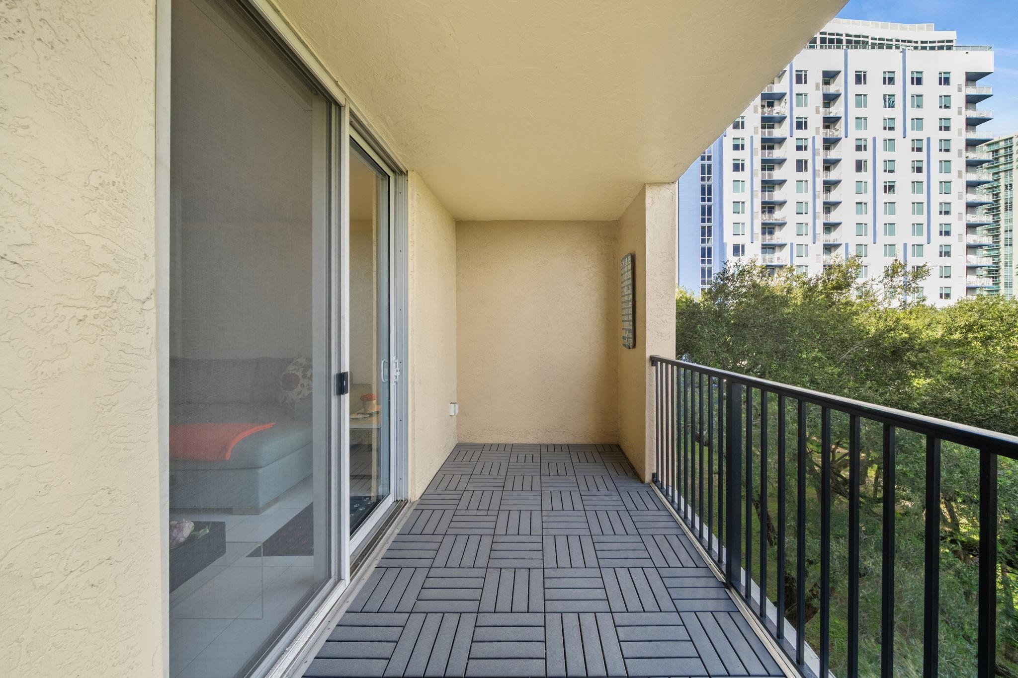 LAS OLAS BY THE RIVER - Residential