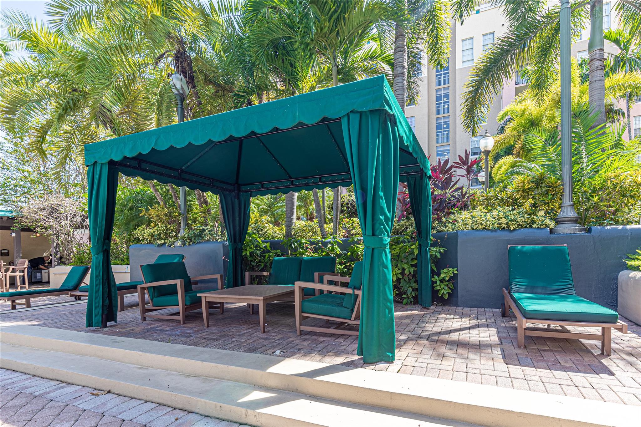 LAS OLAS BY THE RIVER - Residential