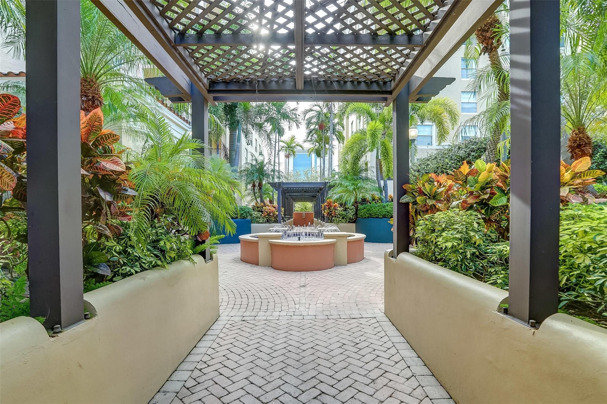 LAS OLAS BY THE RIVER - Residential