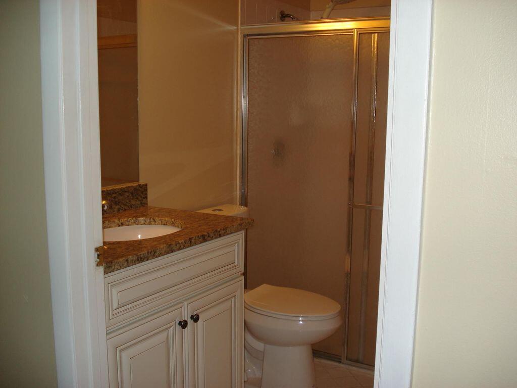 OAKWOOD LAKES CONDO - Residential Lease