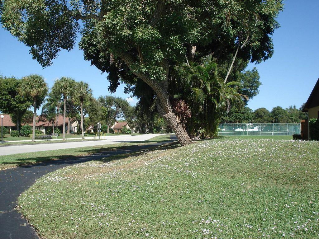 OAKWOOD LAKES CONDO - Residential Lease