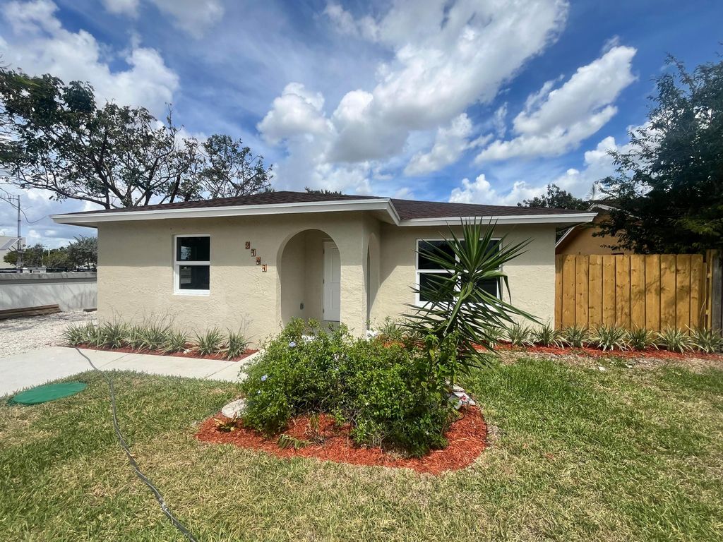 Photo of 2747 Summit Boulevard, West Palm Beach, FL 33406 (MLS # B26001326)