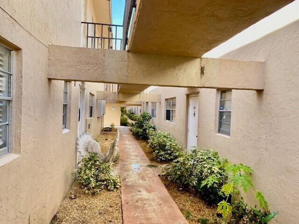 Photo of 600 SW 2nd Avenue #140, Boca Raton, FL 33432 (MLS # R11145694)