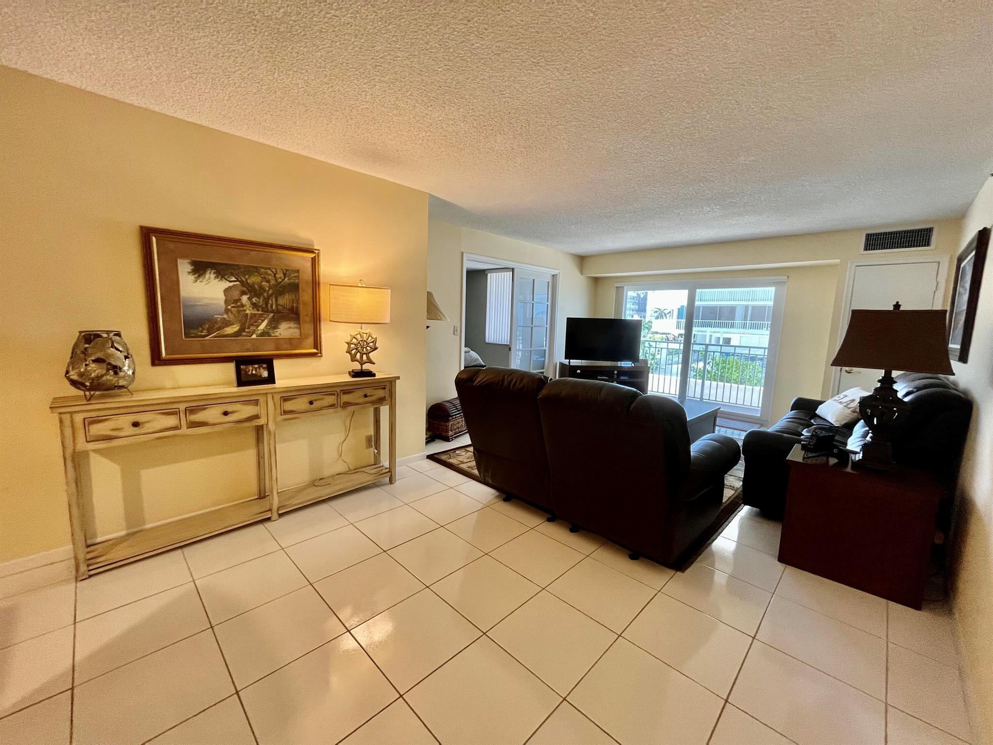 AMBASSADORS V NORTH CONDO - Residential Lease