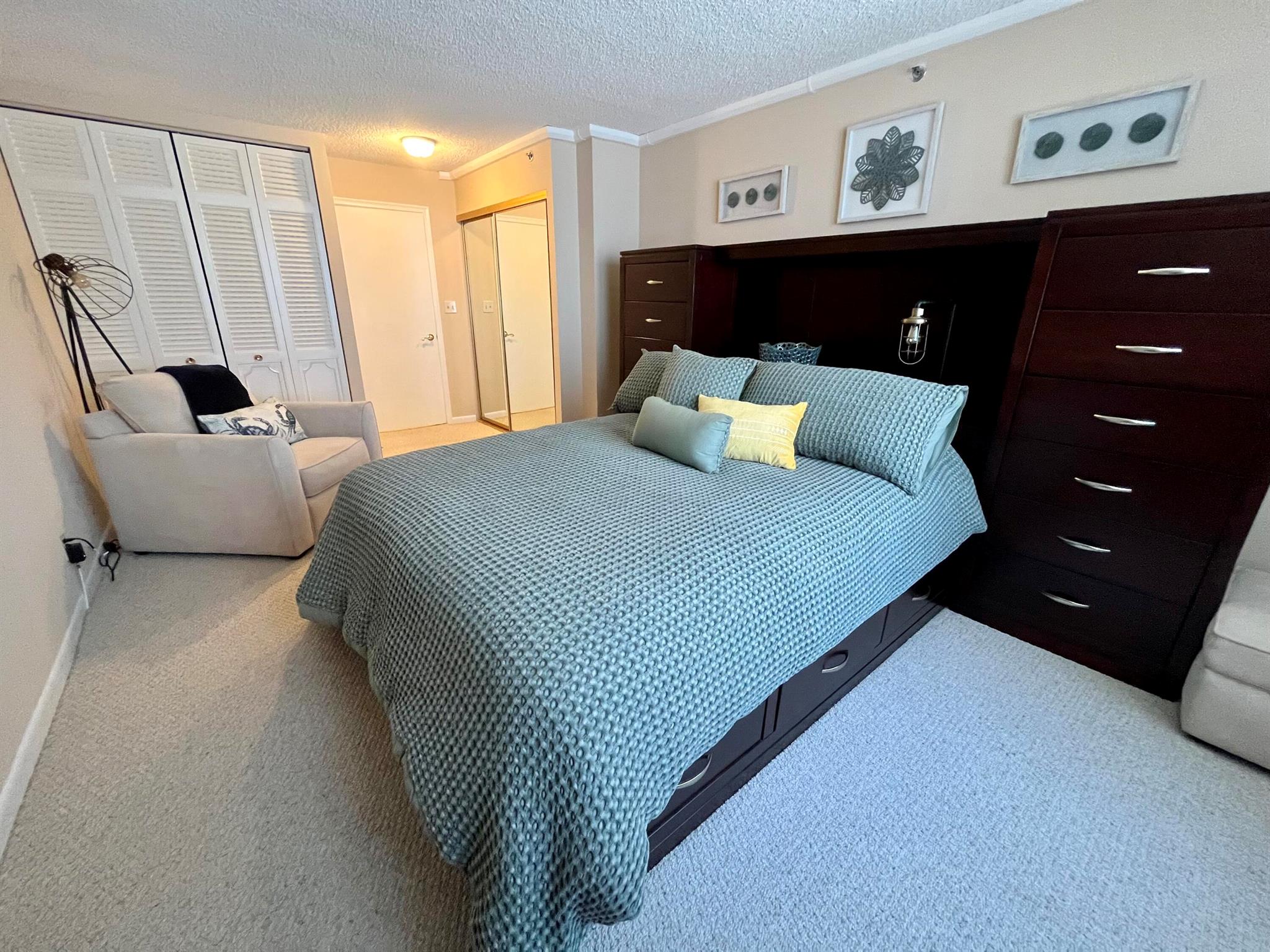 AMBASSADORS V NORTH CONDO - Residential Lease