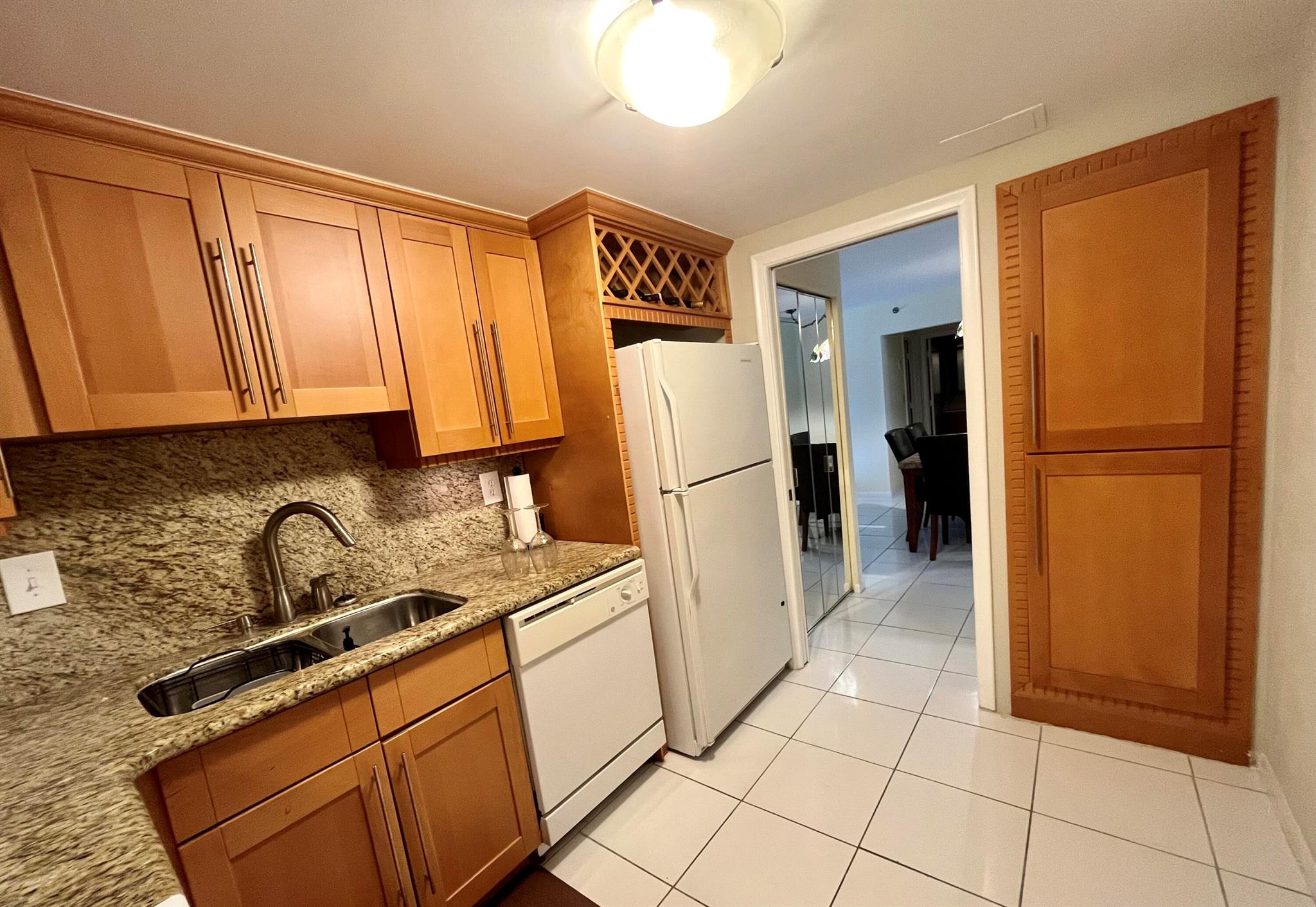 AMBASSADORS V NORTH CONDO - Residential Lease