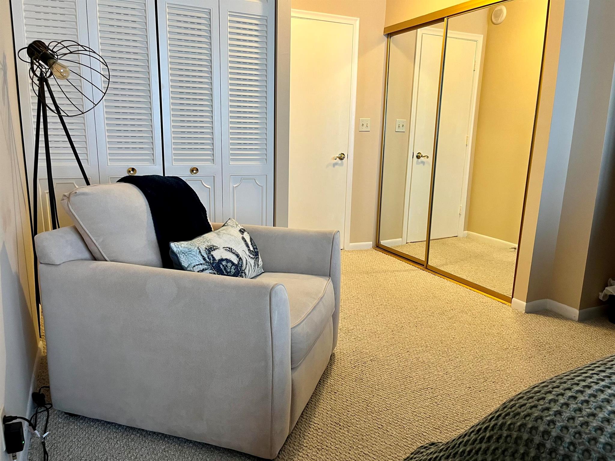 AMBASSADORS V NORTH CONDO - Residential Lease