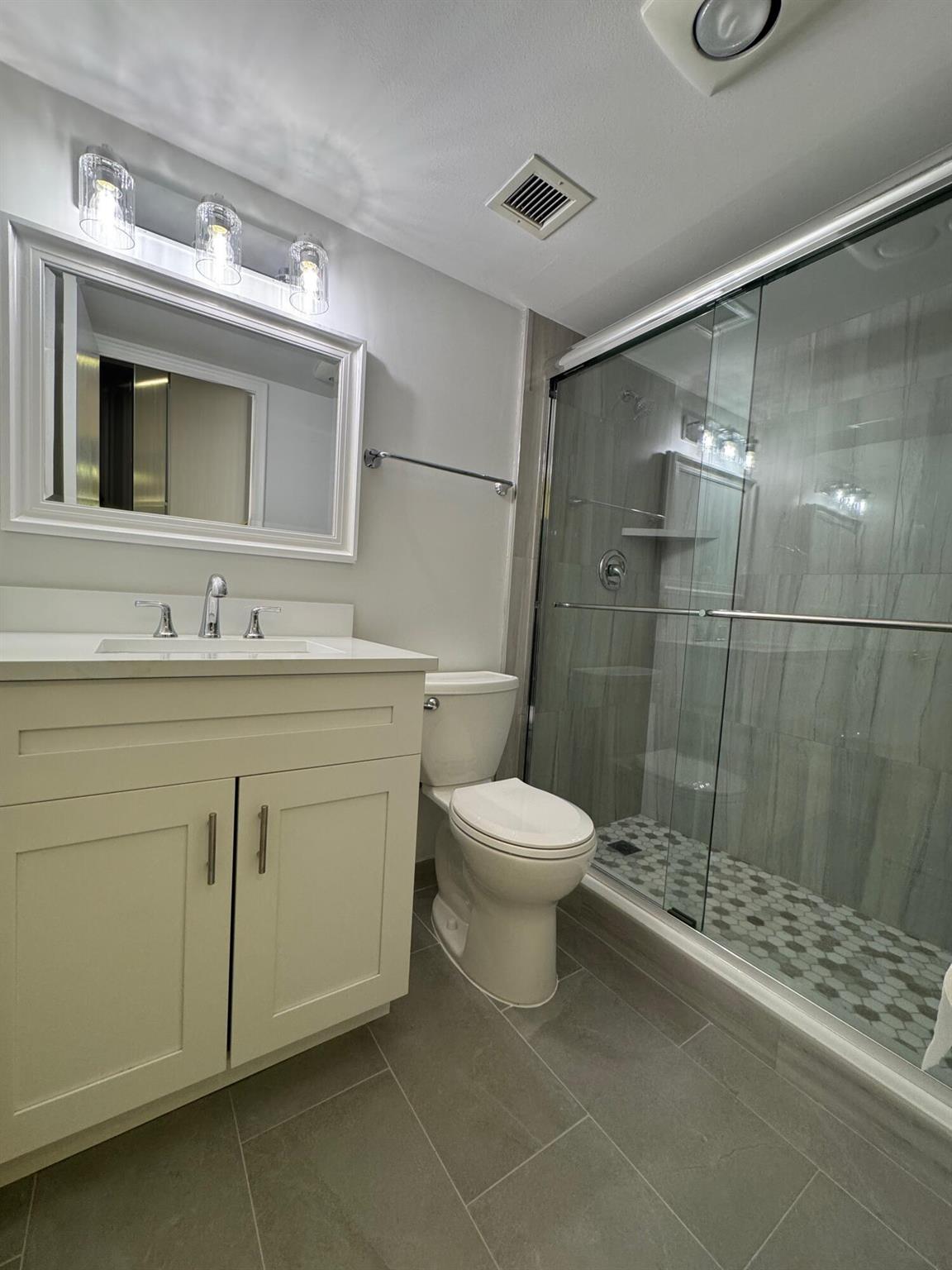 AMBASSADORS V NORTH CONDO - Residential Lease