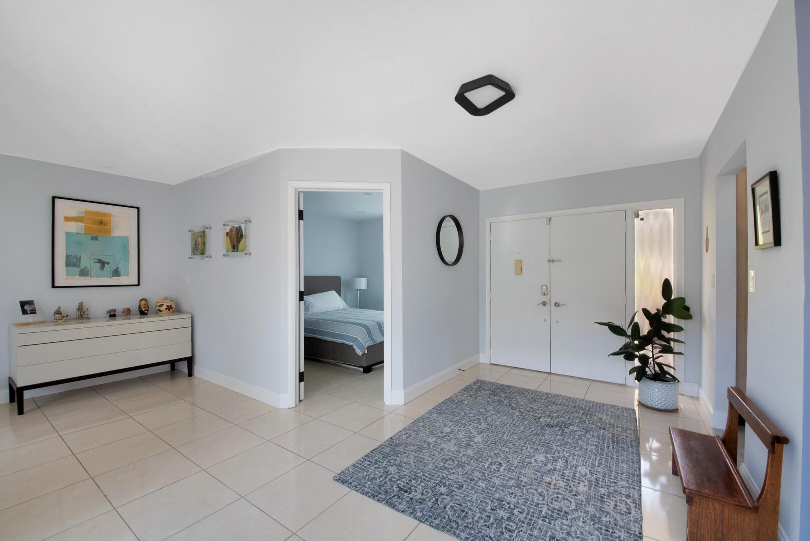 5695 Ainsley Court, Boynton Beach, FL, 33437/$479,900 1 5695 Ainsley Court