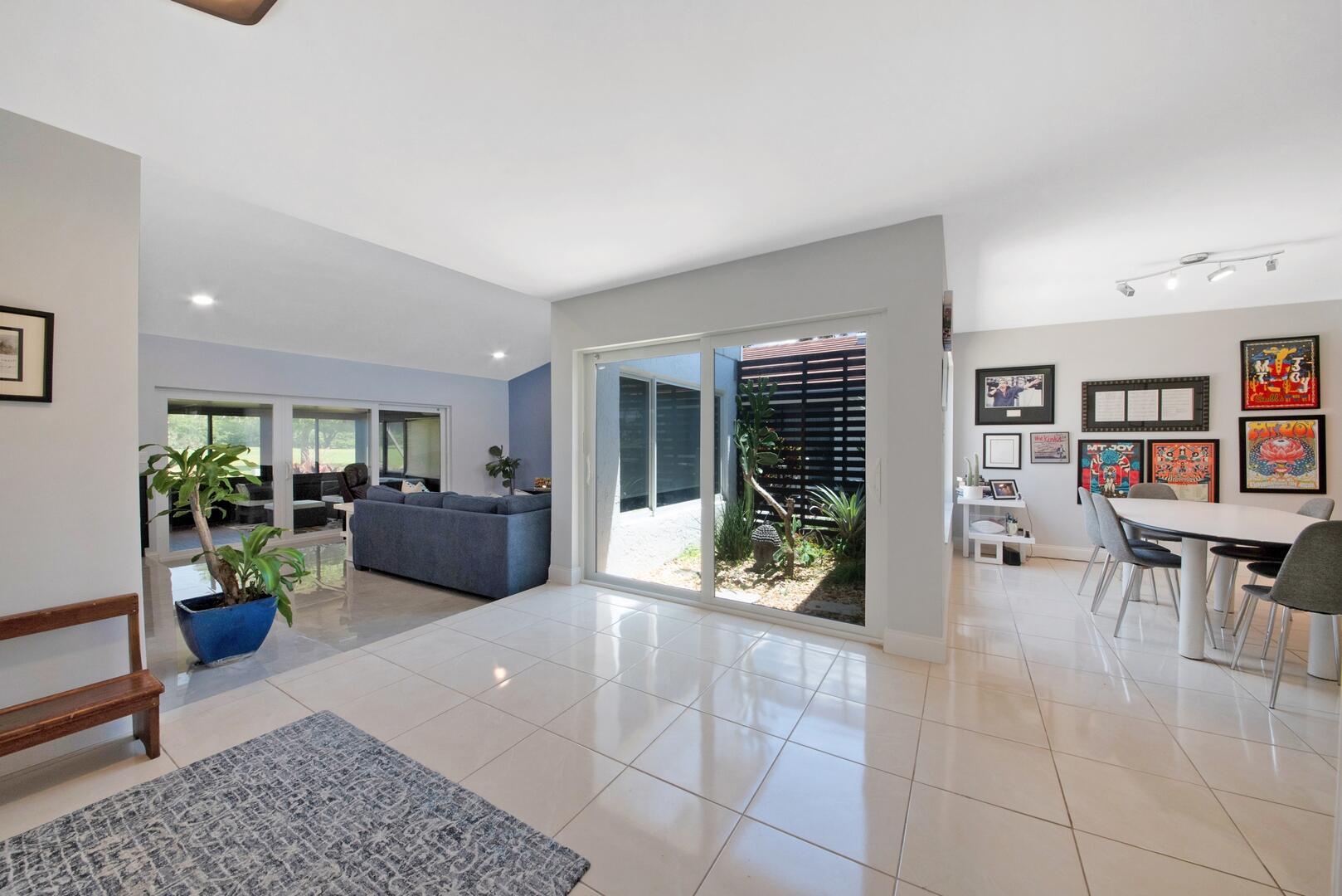 5695 Ainsley Court, Boynton Beach, FL, 33437/$479,900 3 5695 Ainsley Court