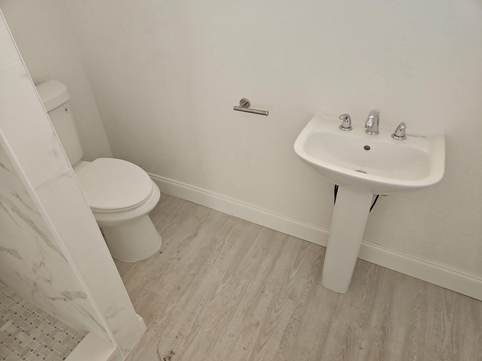 GLIDDEN'S TERRACE - Residential Lease