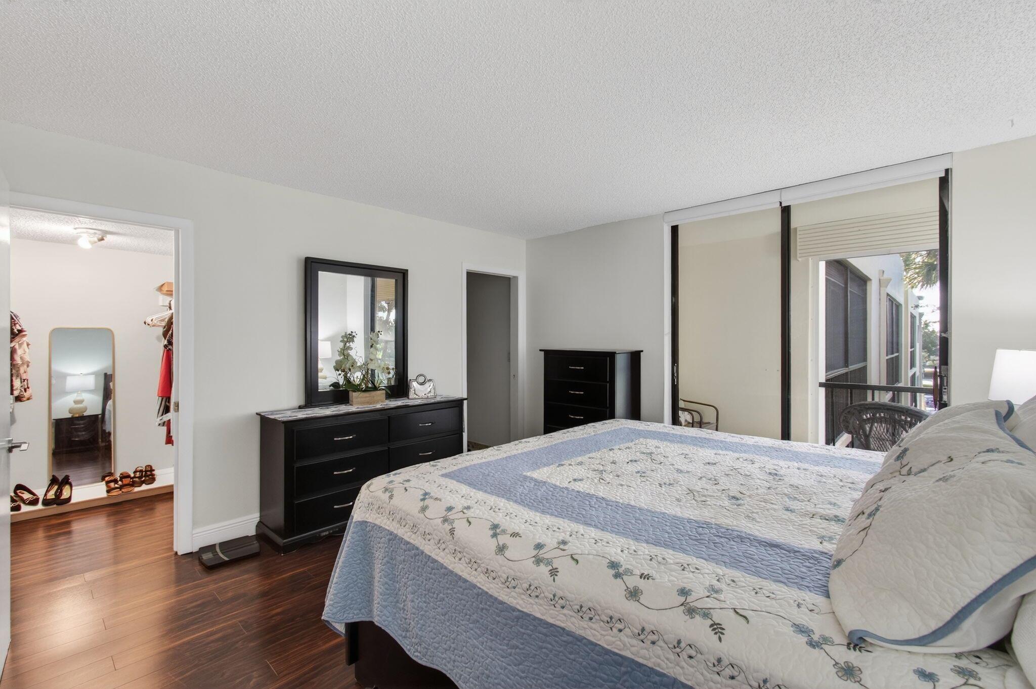 LAS VERDES - Residential Lease