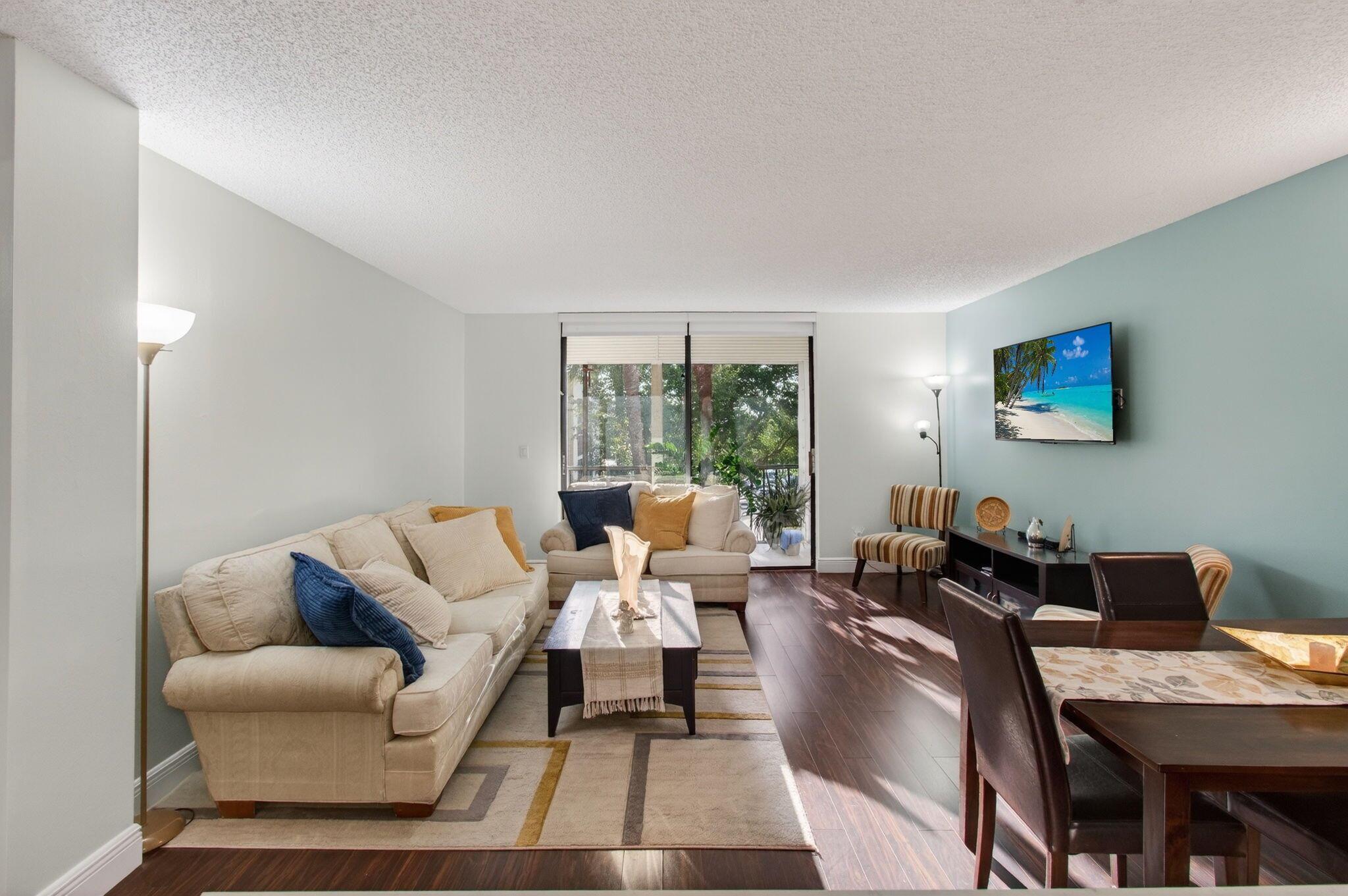 LAS VERDES - Residential Lease