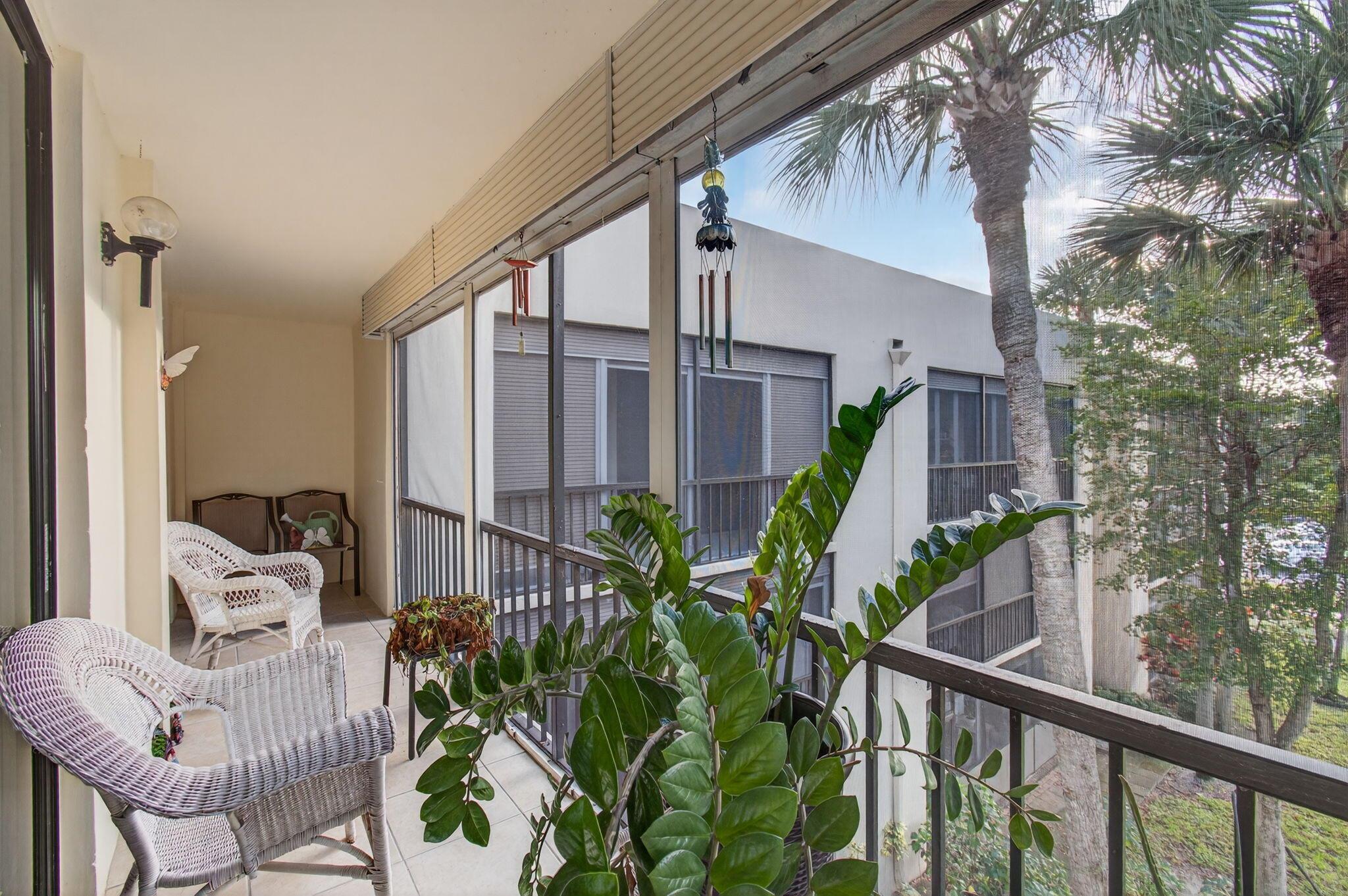 LAS VERDES - Residential Lease