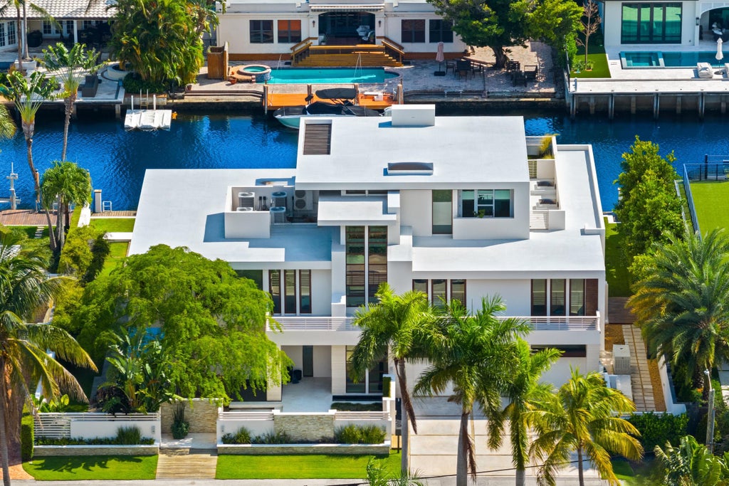 Photo of 10 Pelican Drive, Fort Lauderdale, FL 33301 (MLS # B26078792)