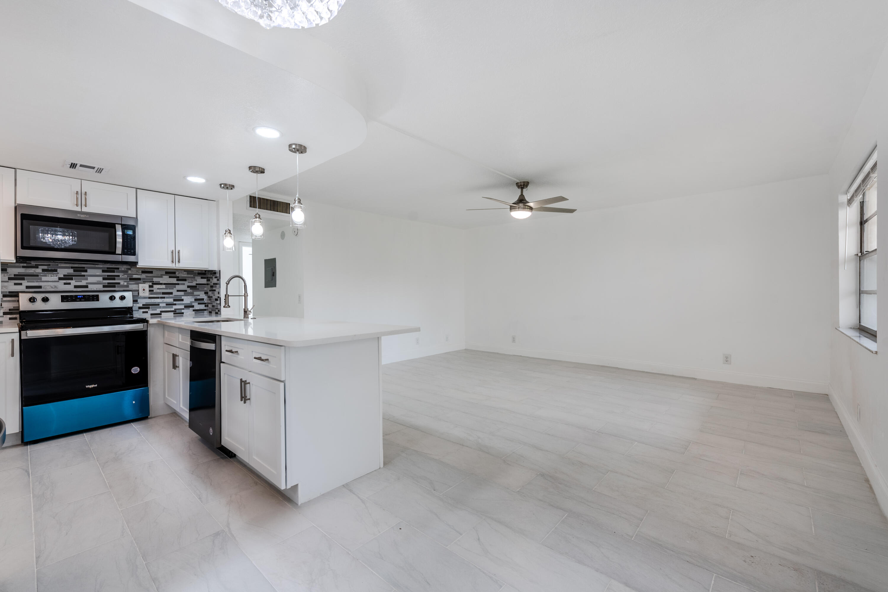 KINGS POINT - Residential