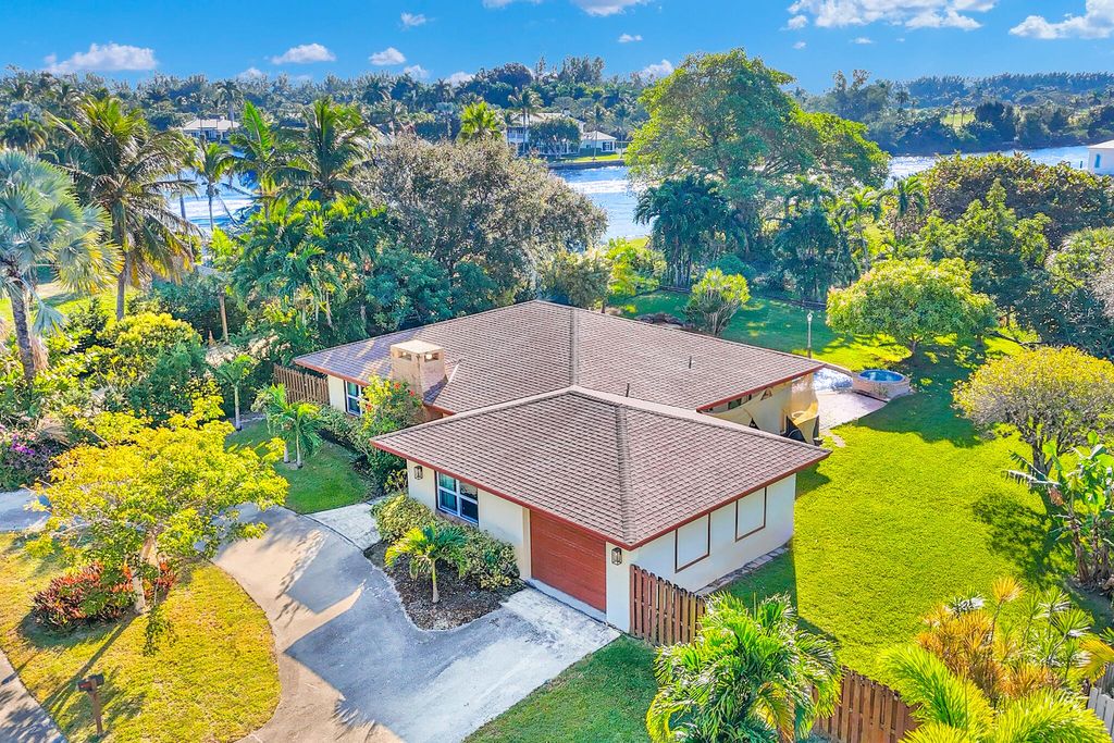 Photo of 916 Roberts Road, Delray Beach, FL 33483 (MLS # B26000369)