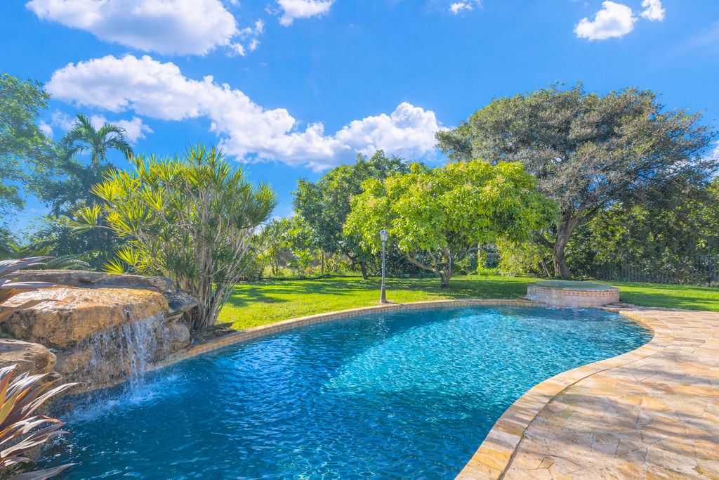 Photo of 916 Roberts Road, Delray Beach, FL 33483 (MLS # B26000369)