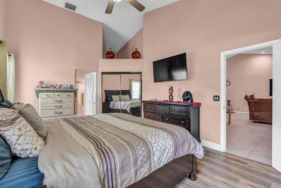 5830 Parkwalk Circle W