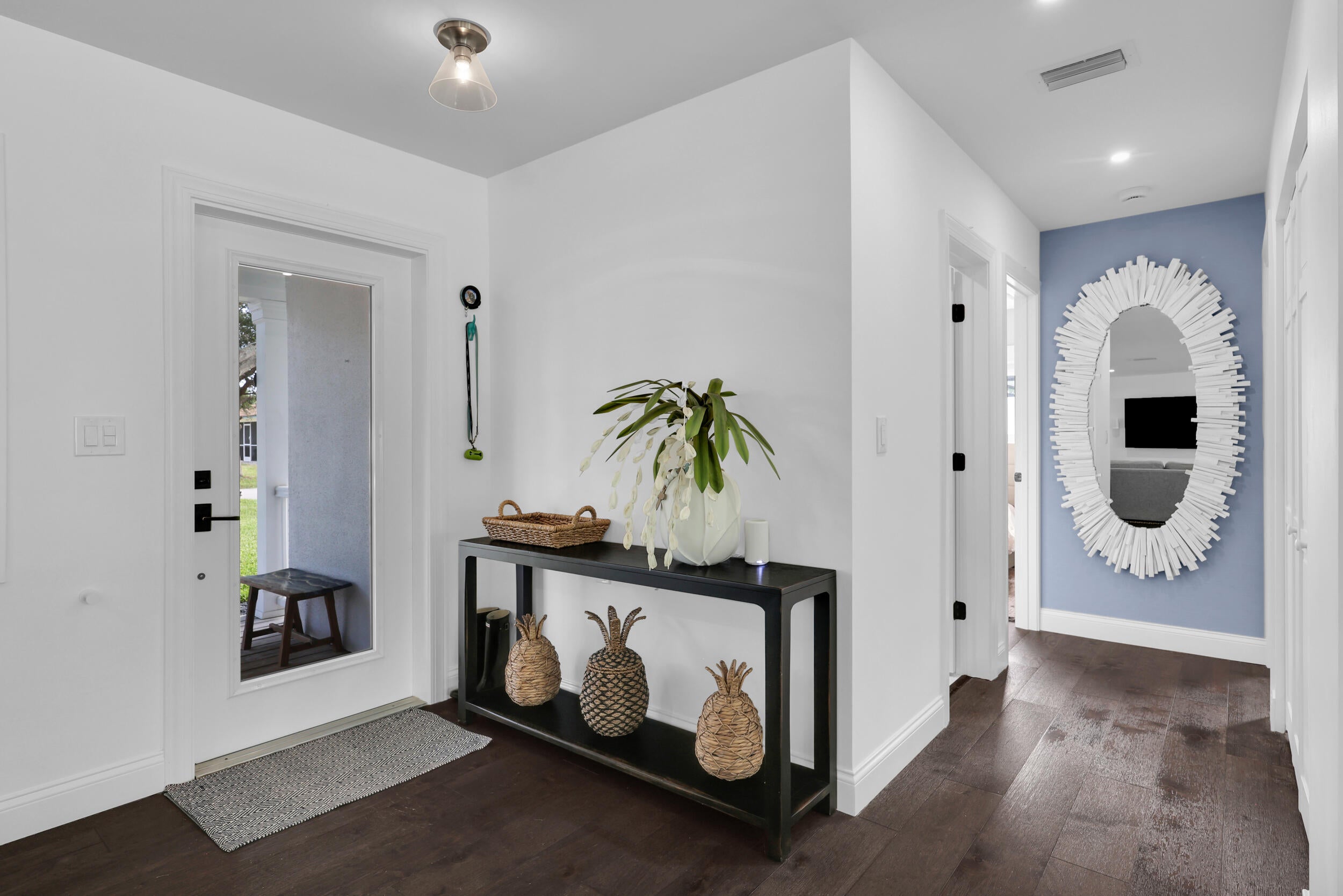 8 WINDSOR Road W