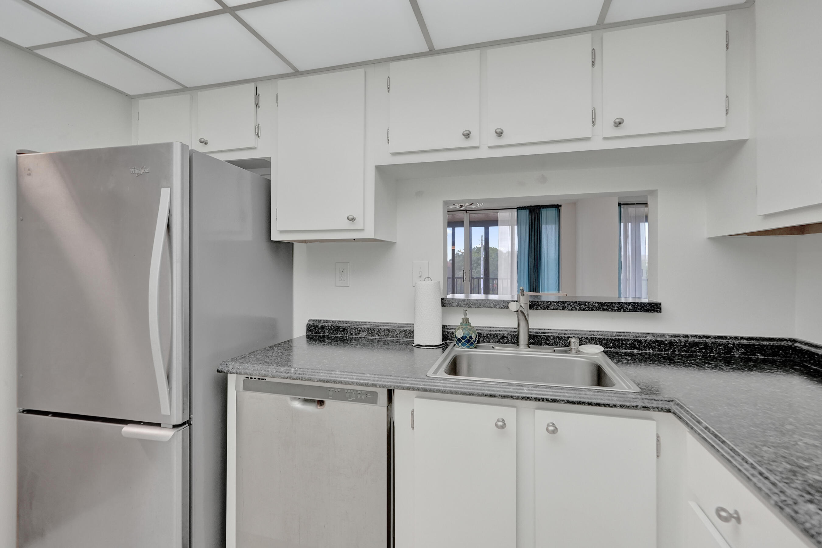 BAY YACHT CLUB CONDO - Residential Lease