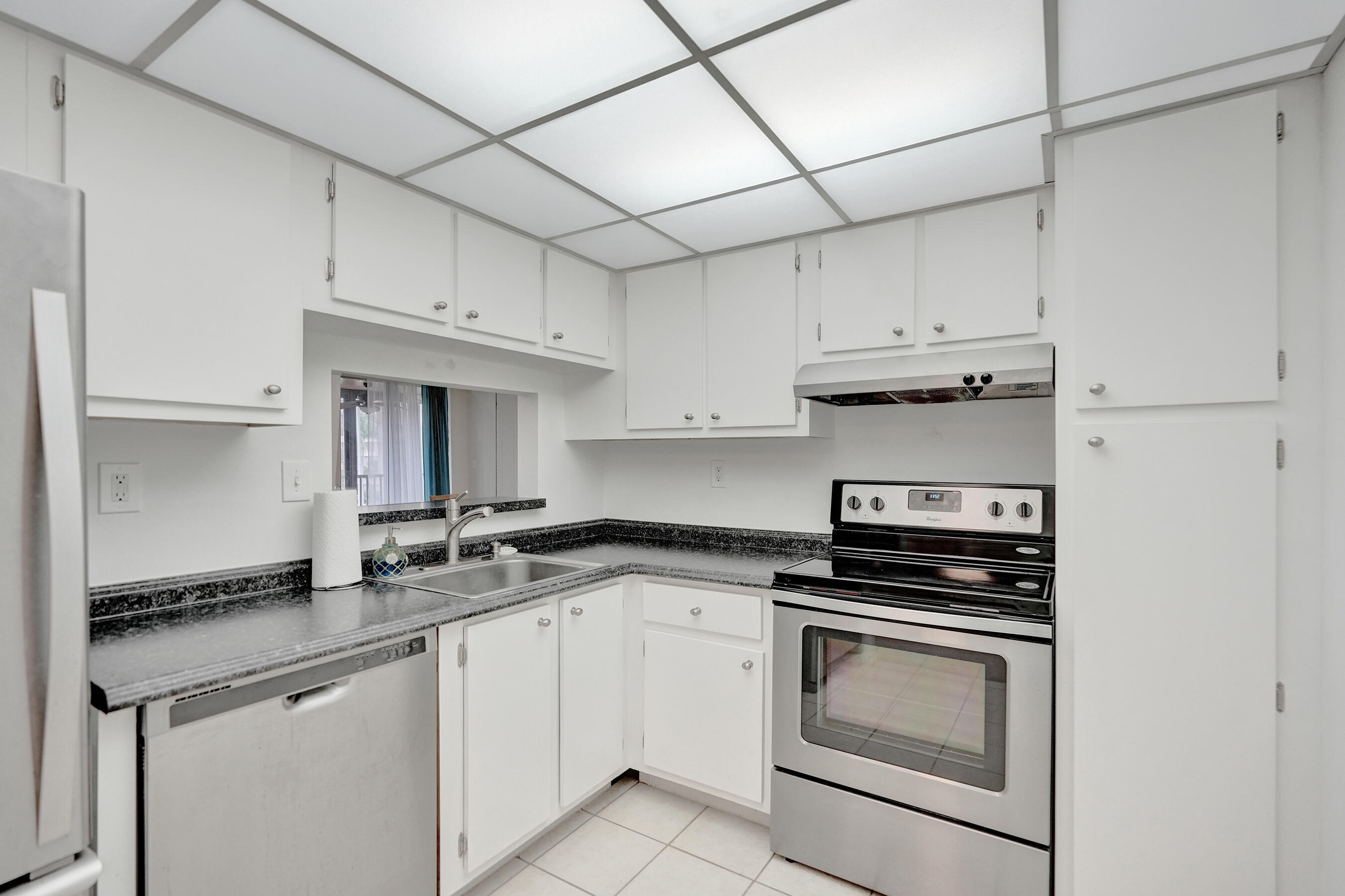 BAY YACHT CLUB CONDO - Residential Lease