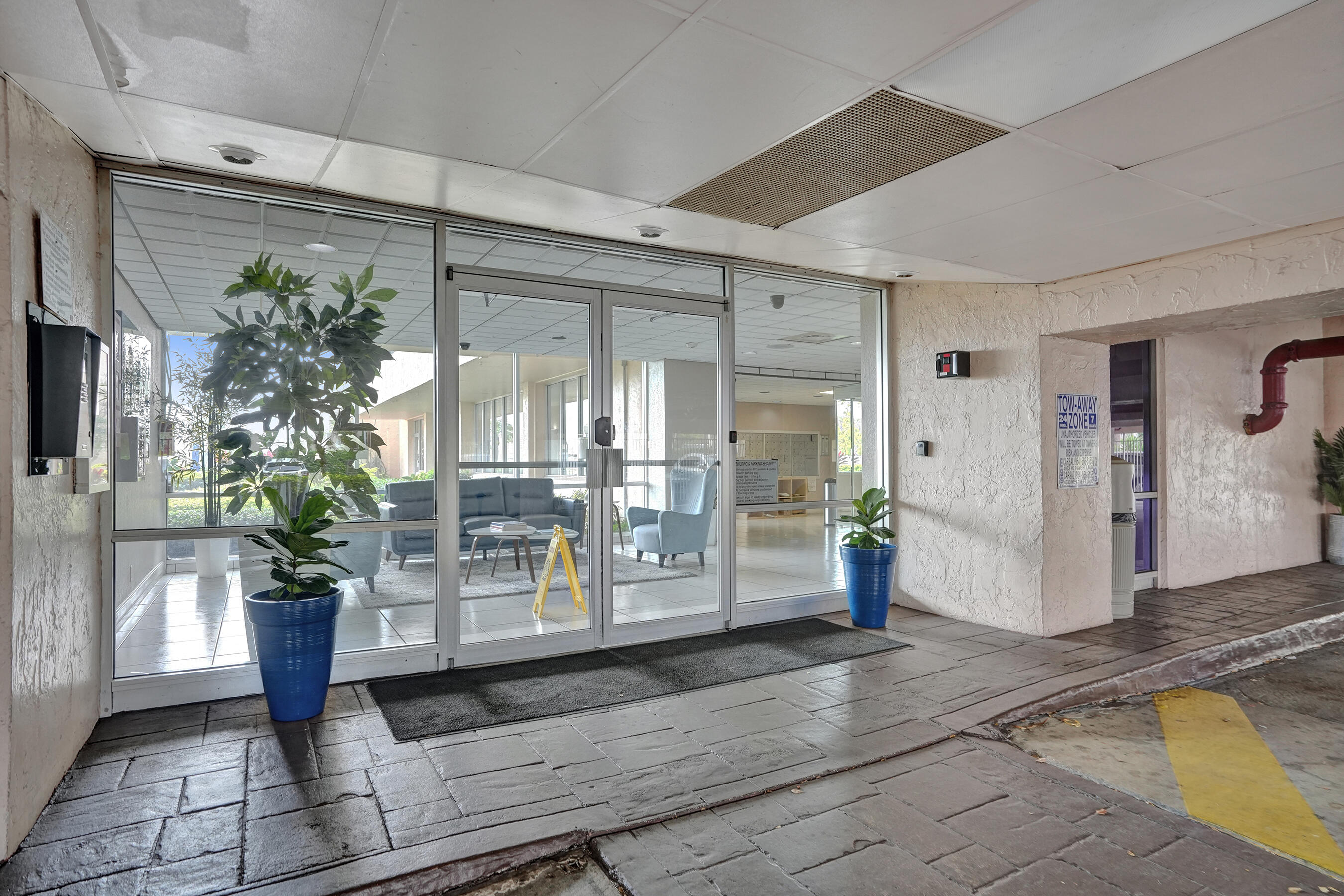 BAY YACHT CLUB CONDO - Residential Lease