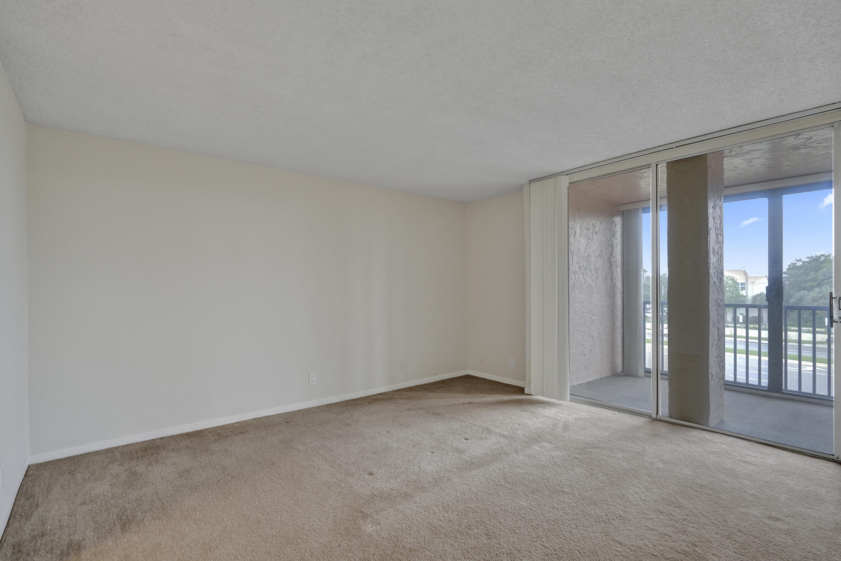 BAY YACHT CLUB CONDO - Residential Lease