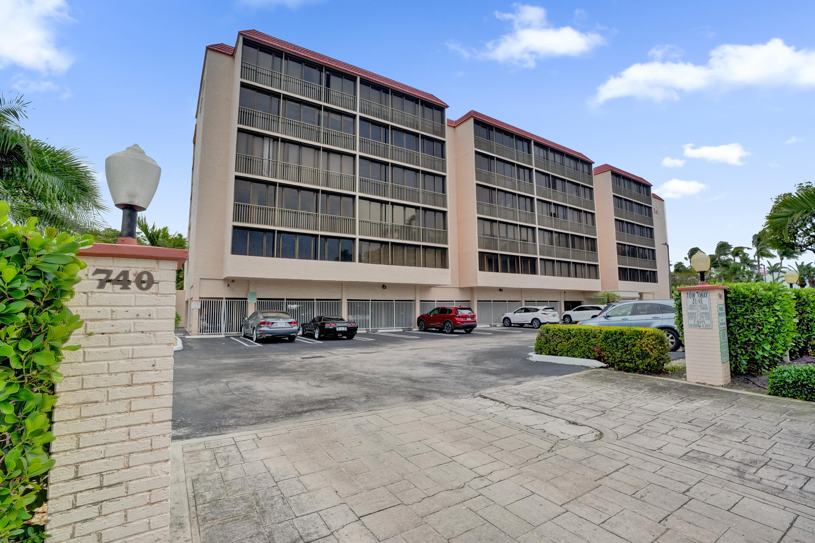 BAY YACHT CLUB CONDO - Residential Lease