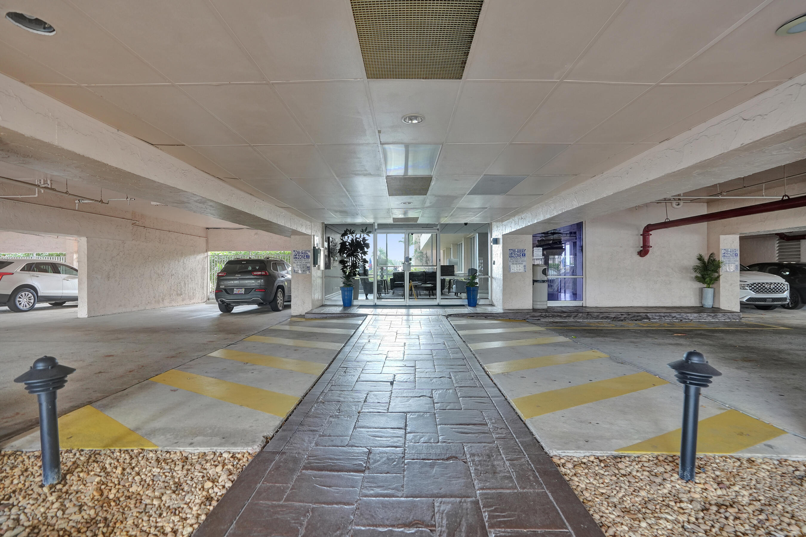 BAY YACHT CLUB CONDO - Residential Lease