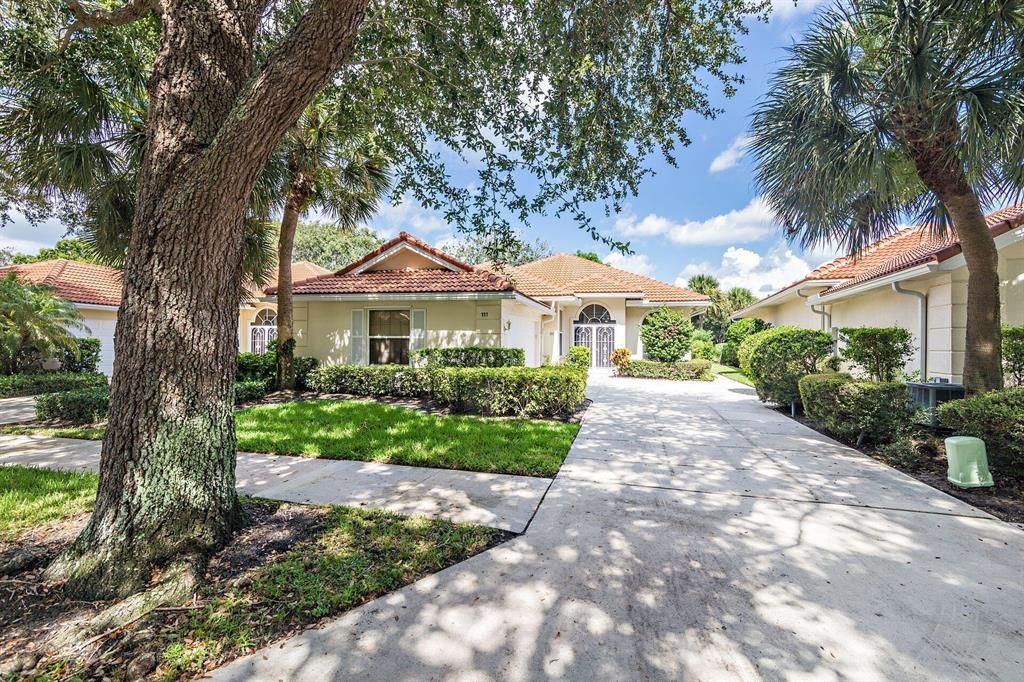 Photo of 111 Winter Club Court, Palm Beach Gardens, FL 33410 (MLS # R10864405)