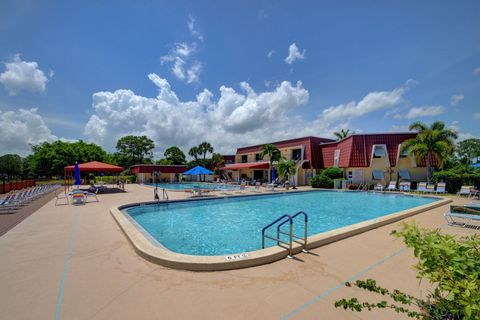 Tiny photo for 260 Cape Cod Circle, Lake Worth, FL 33467 (MLS # B26017119)