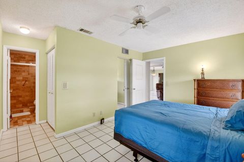 Tiny photo for 260 Cape Cod Circle, Lake Worth, FL 33467 (MLS # B26017119)
