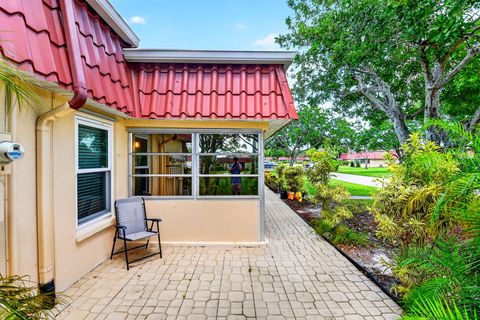 Tiny photo for 260 Cape Cod Circle, Lake Worth, FL 33467 (MLS # B26017119)