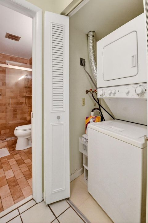 Tiny photo for 260 Cape Cod Circle, Lake Worth, FL 33467 (MLS # B26017119)