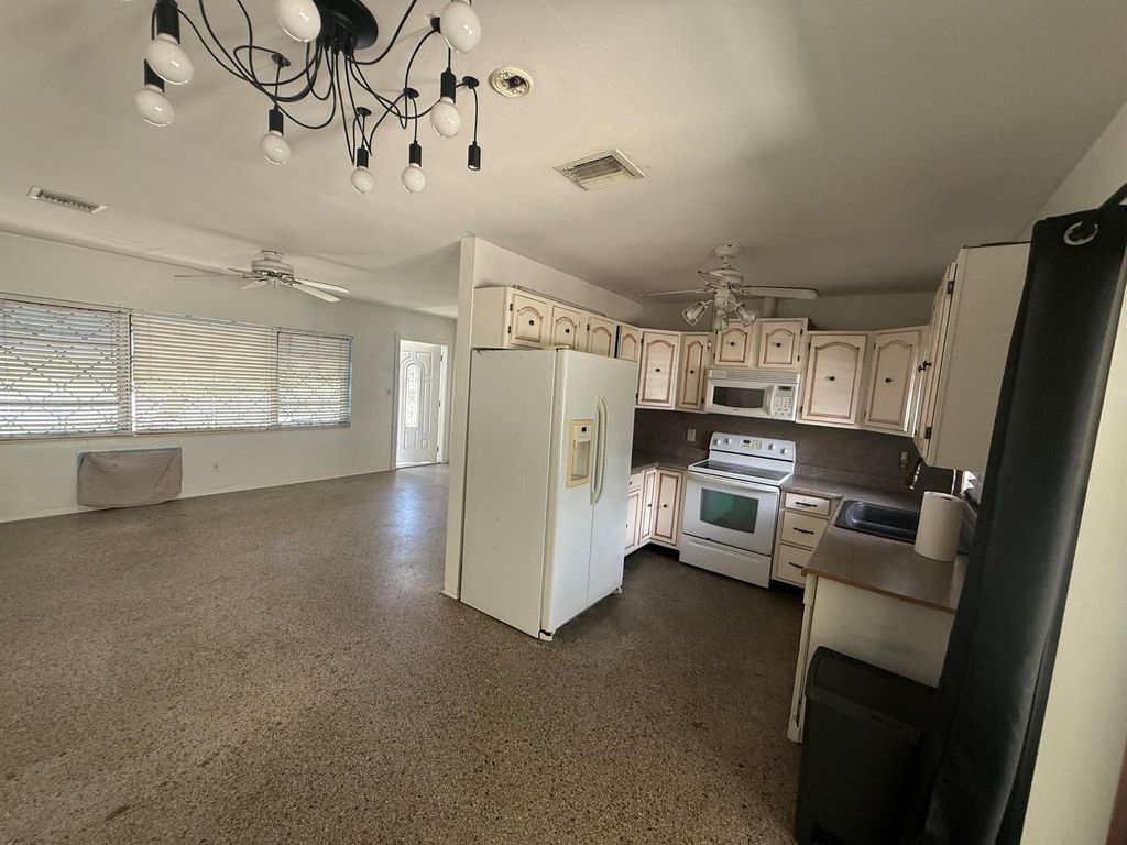 Photo of 601 NW 2nd Avenue, Boca Raton, FL 33432 (MLS # R11111321)