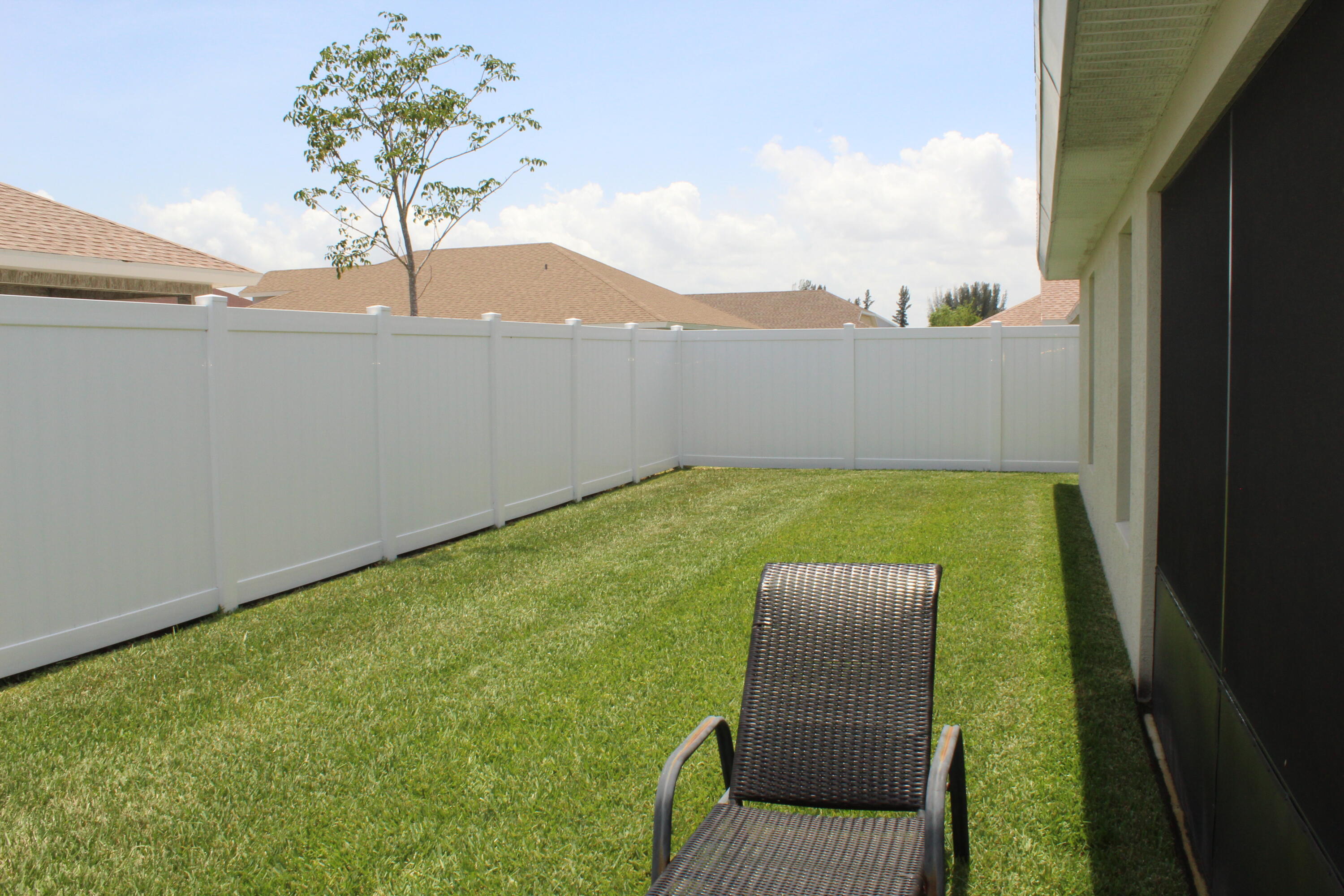 Palm Breeze Club - Residential