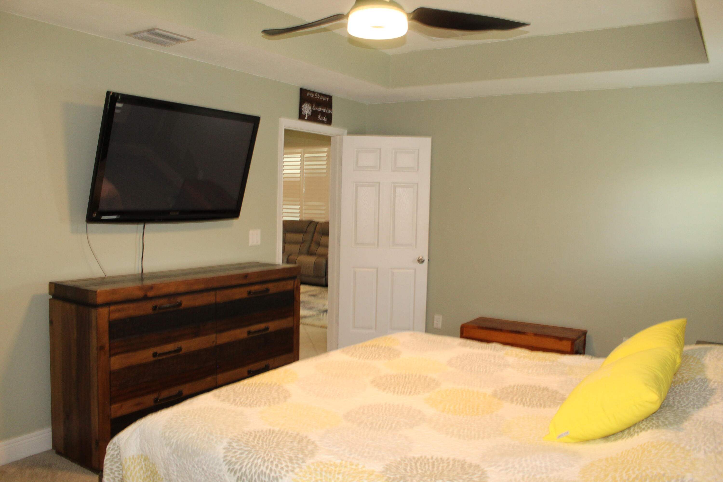 Palm Breeze Club - Residential