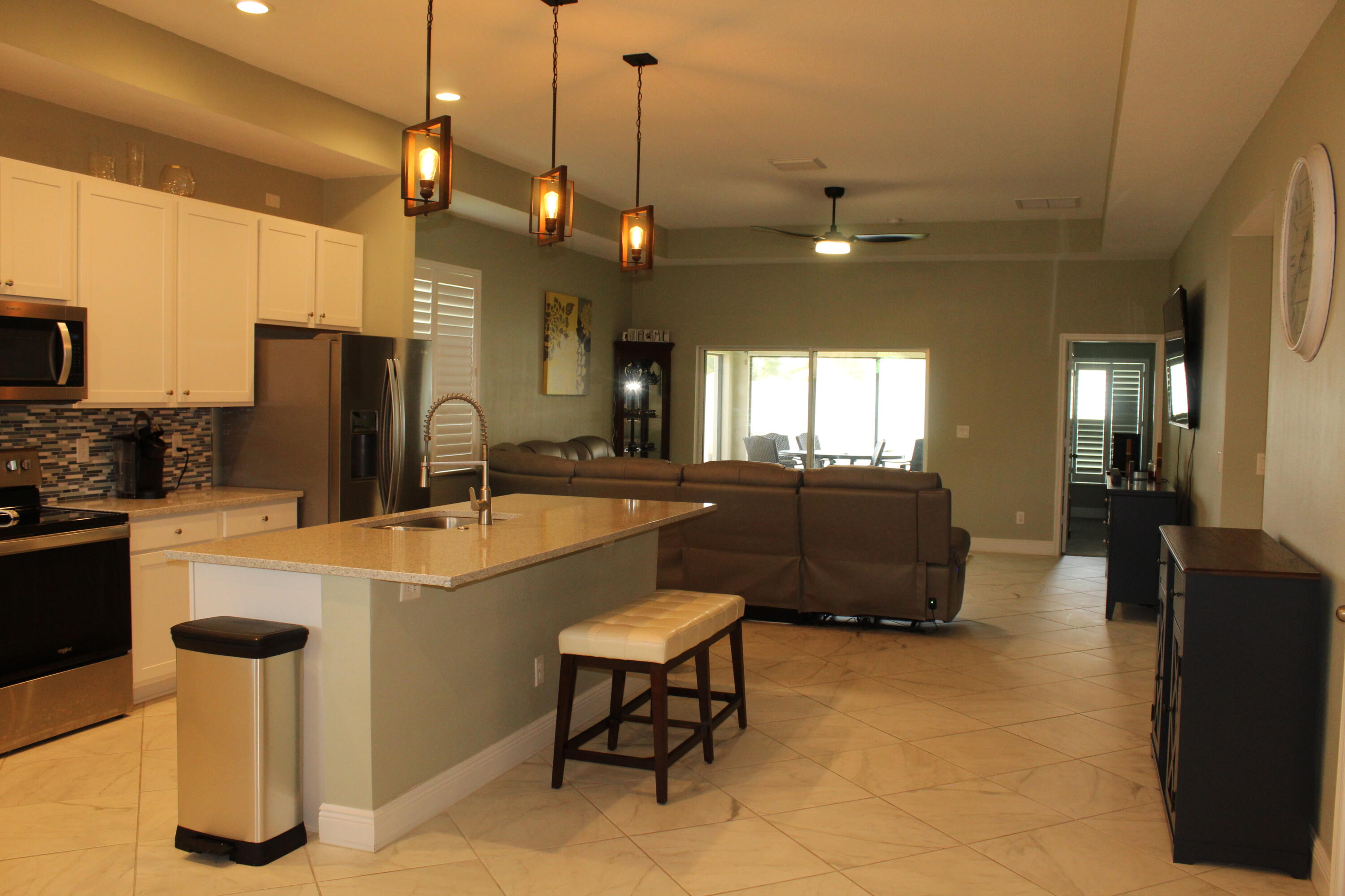 Palm Breeze Club - Residential