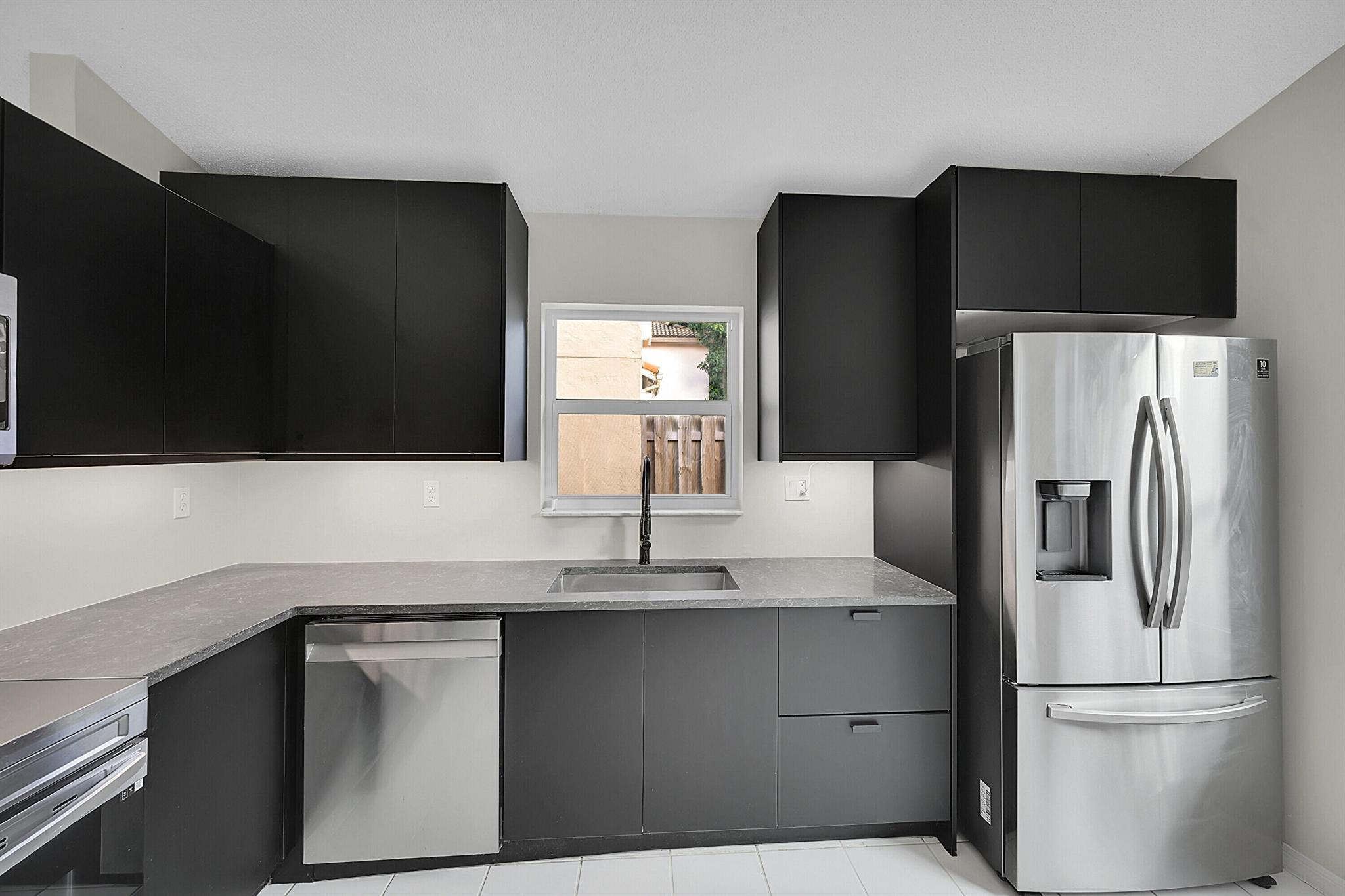 HILLSBORO COUNTRY CLUB PL - Residential