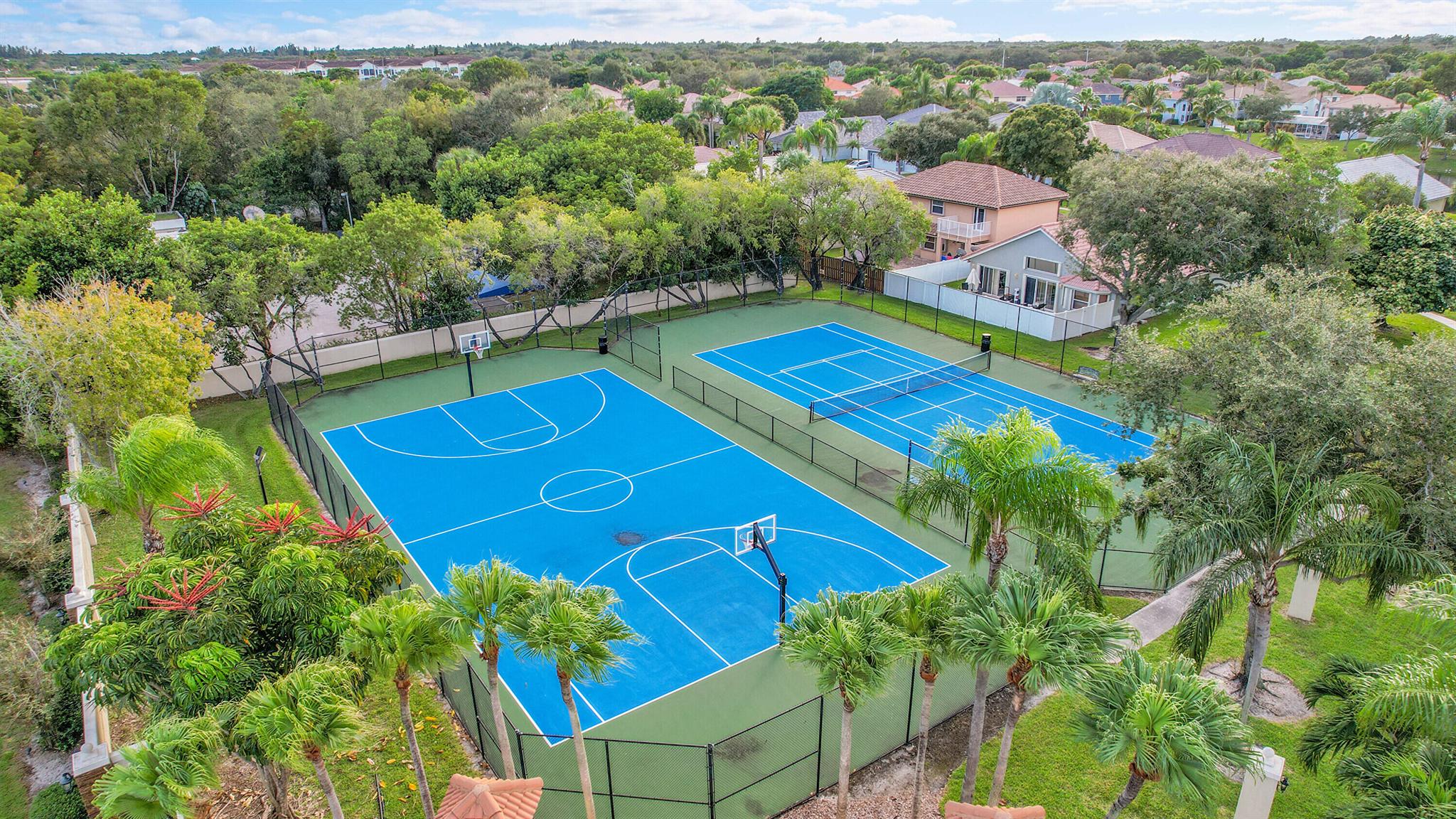 HILLSBORO COUNTRY CLUB PL - Residential