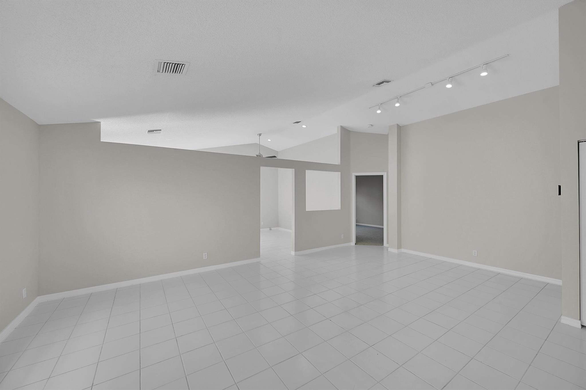 HILLSBORO COUNTRY CLUB PL - Residential