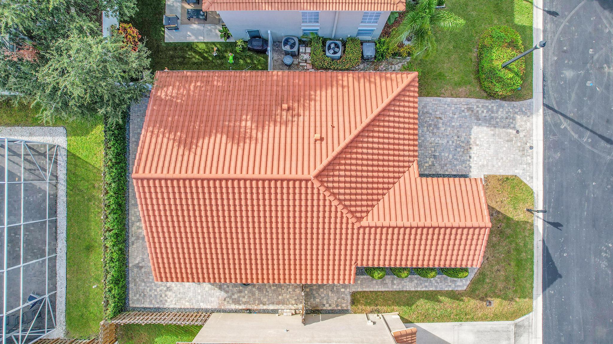 HILLSBORO COUNTRY CLUB PL - Residential