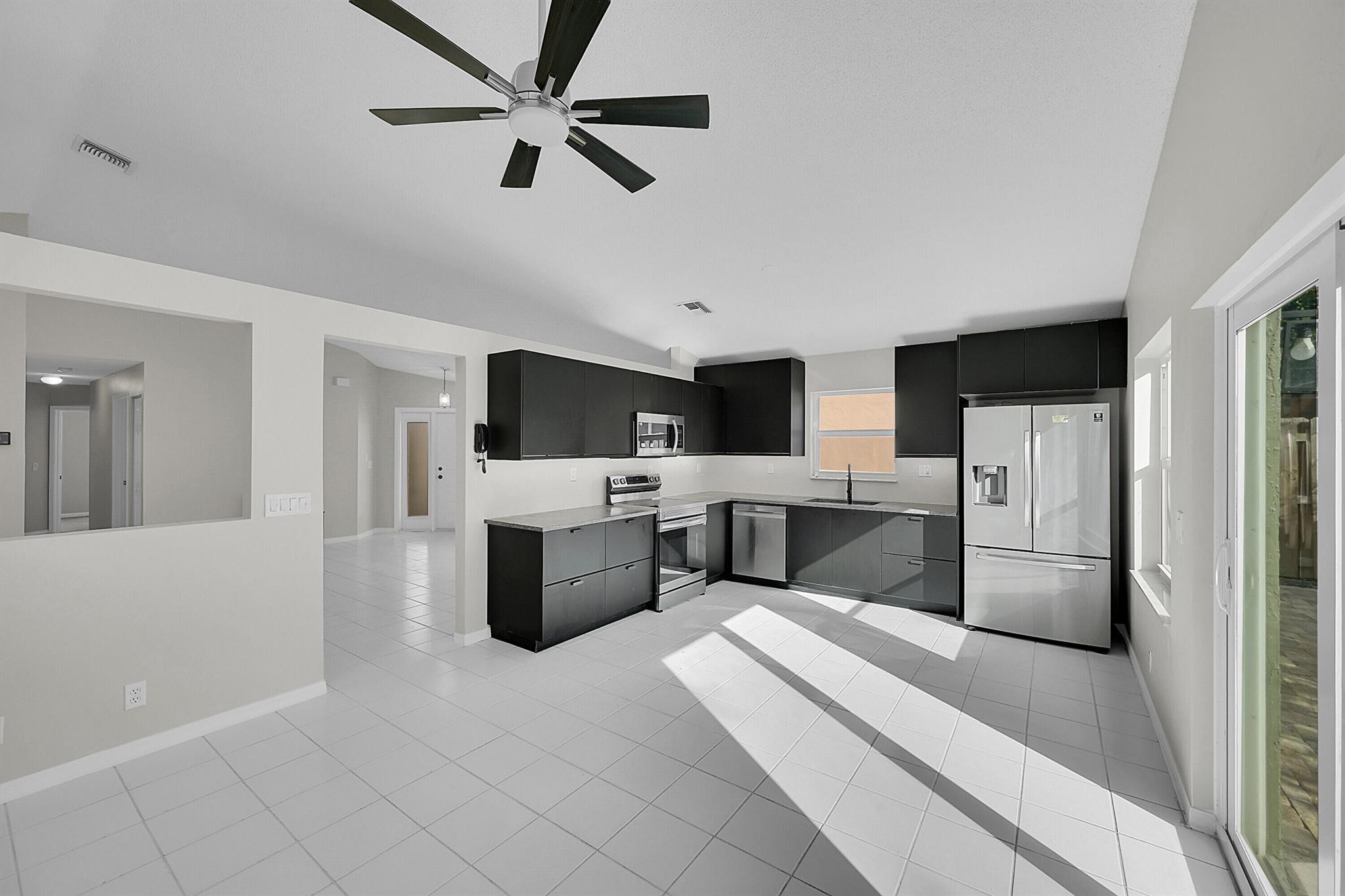 HILLSBORO COUNTRY CLUB PL - Residential